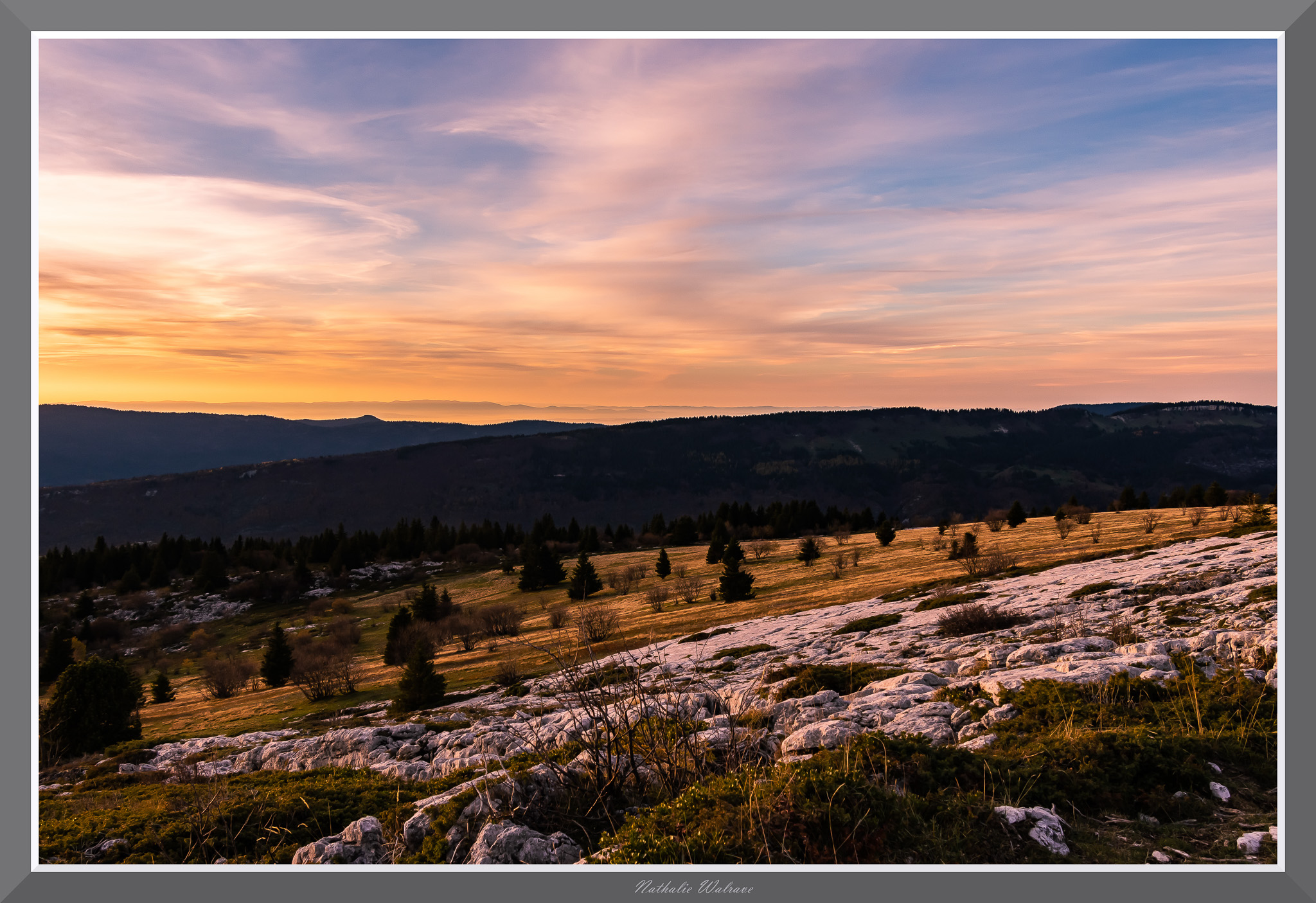 paysage de coucher de soleil depuis le plateau des Ramées